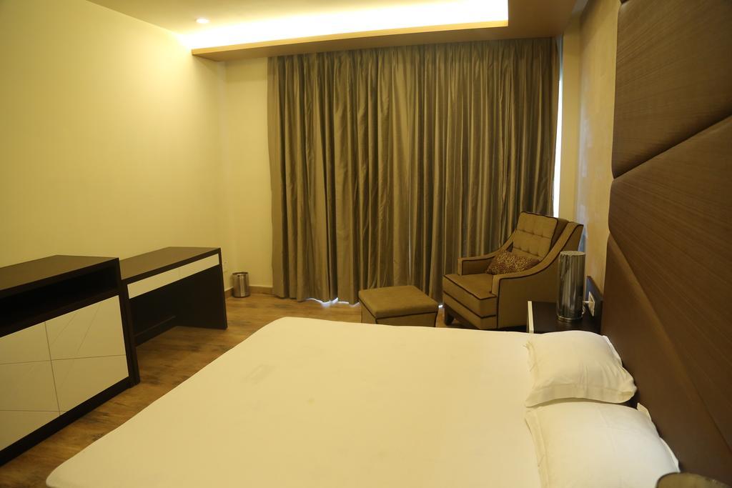 Hotel Hardy'S World à Ludhiana Chambre photo